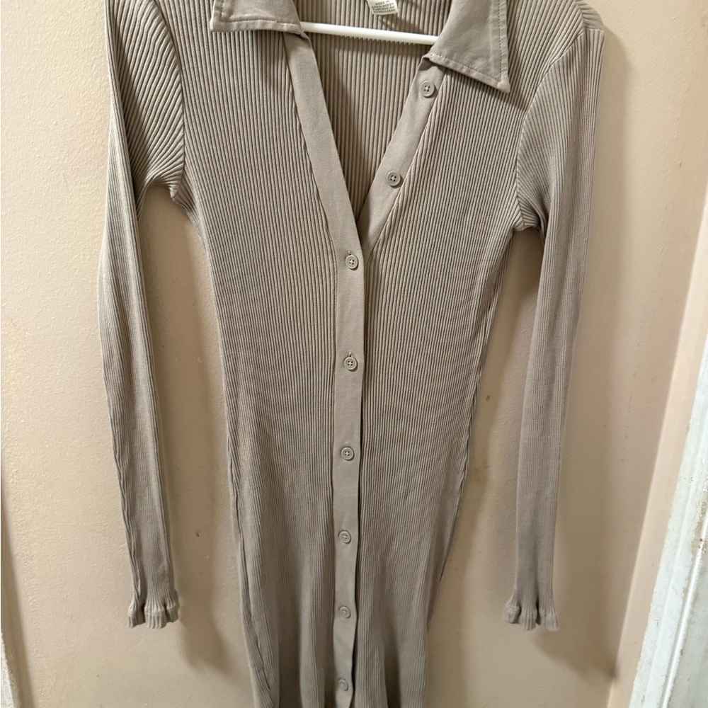 H&M Beige Ribbed Button-Down Dress - Picture 2 of 3